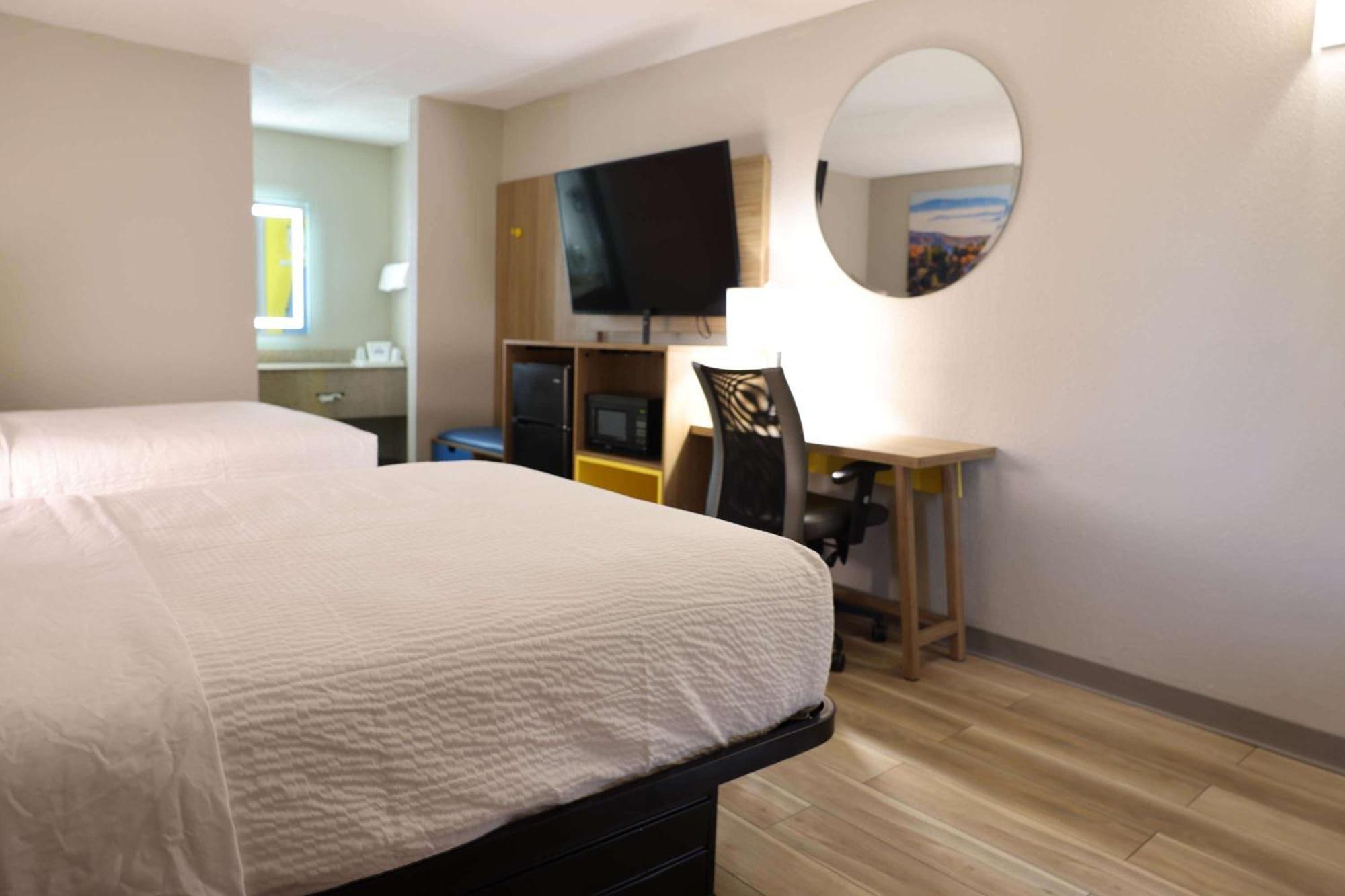 Days Inn By Wyndham Kings Dominion ดอสเวลล์ ภายนอก รูปภาพ