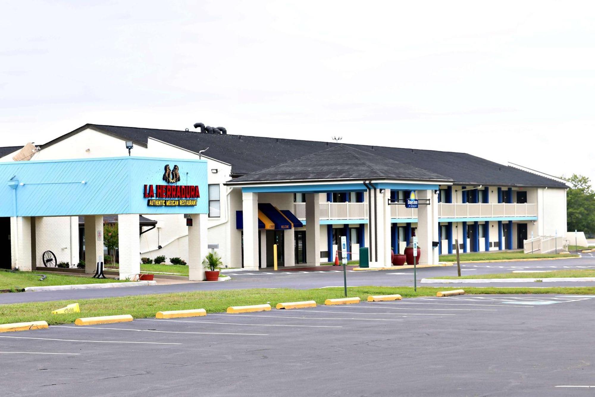 Days Inn By Wyndham Kings Dominion ดอสเวลล์ ภายนอก รูปภาพ